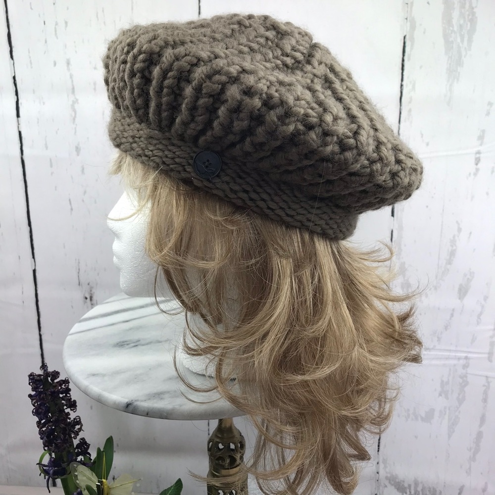 Nobis of Canada taupe Wool Beret